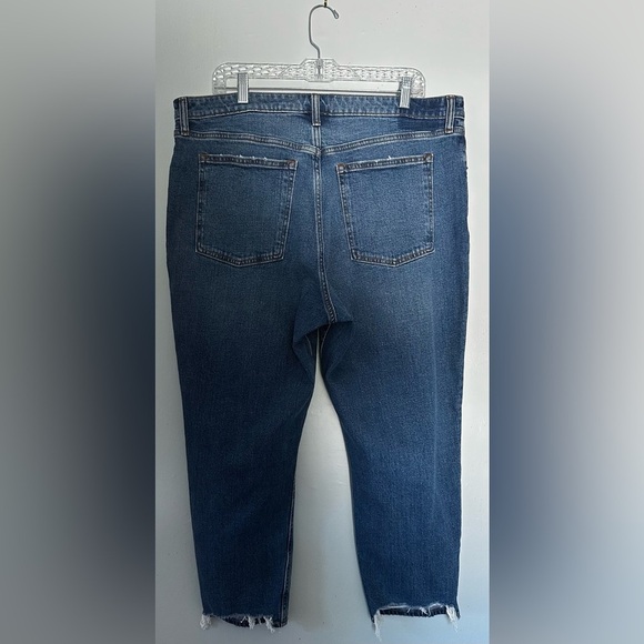 Abercrombie Curve Love High Rise Mom Jeans Size 34 Short NWT - Picture 4 of 4